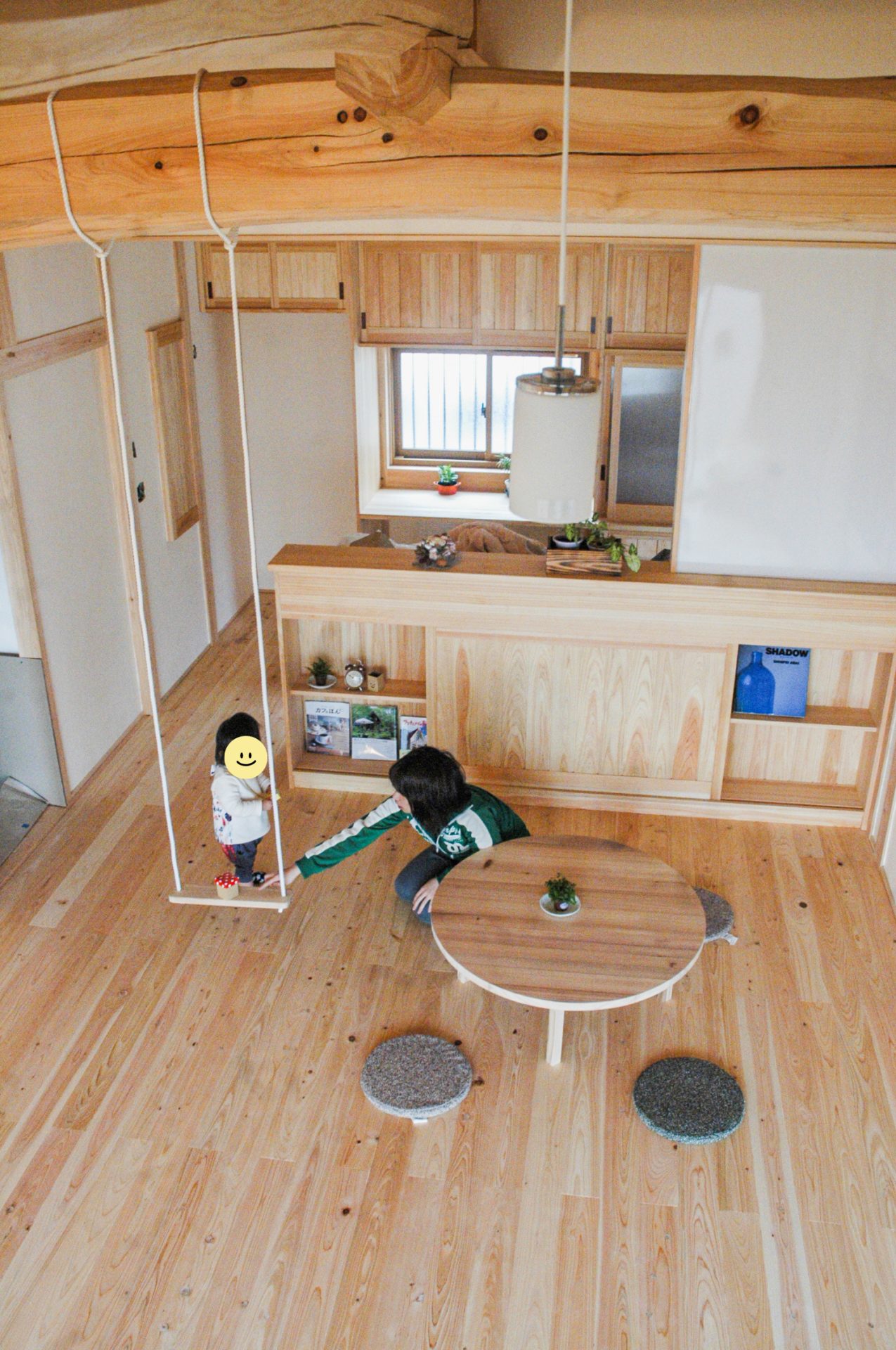 梁にハンモックとブランコを下げて遊び心のある家（M様邸）